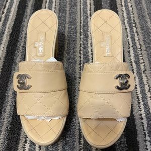 Chanel turn lock clogs 38.5